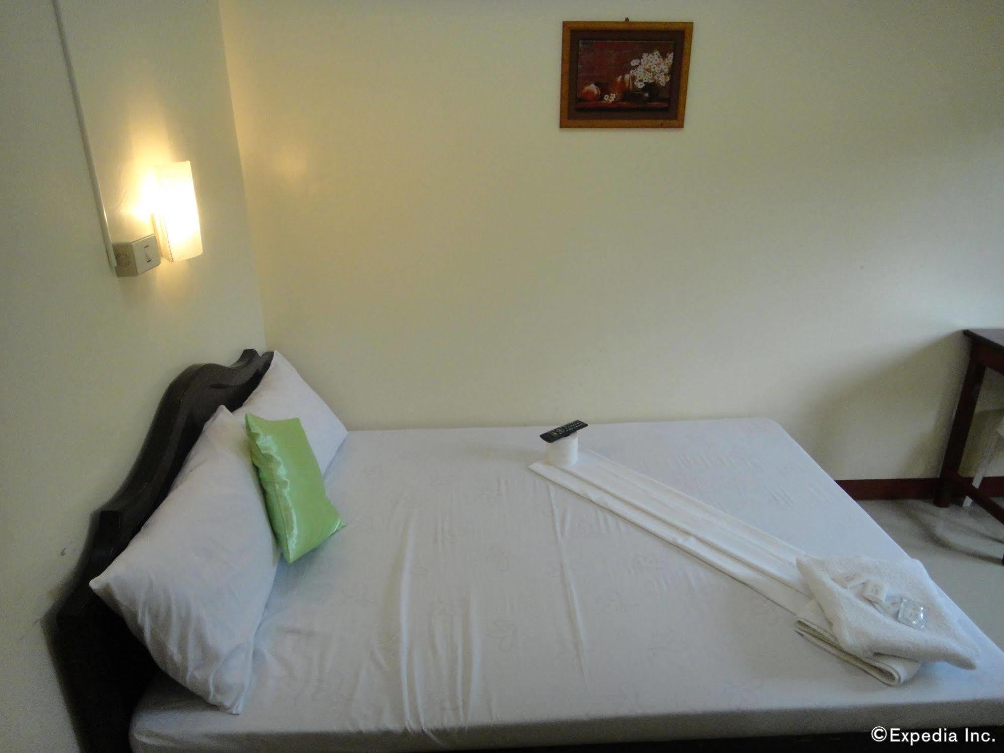 Amerson Pension Place Puerto Princesa Ngoại thất bức ảnh